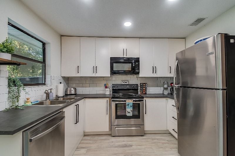 Furnished Finder property 495669_1 photo 13
