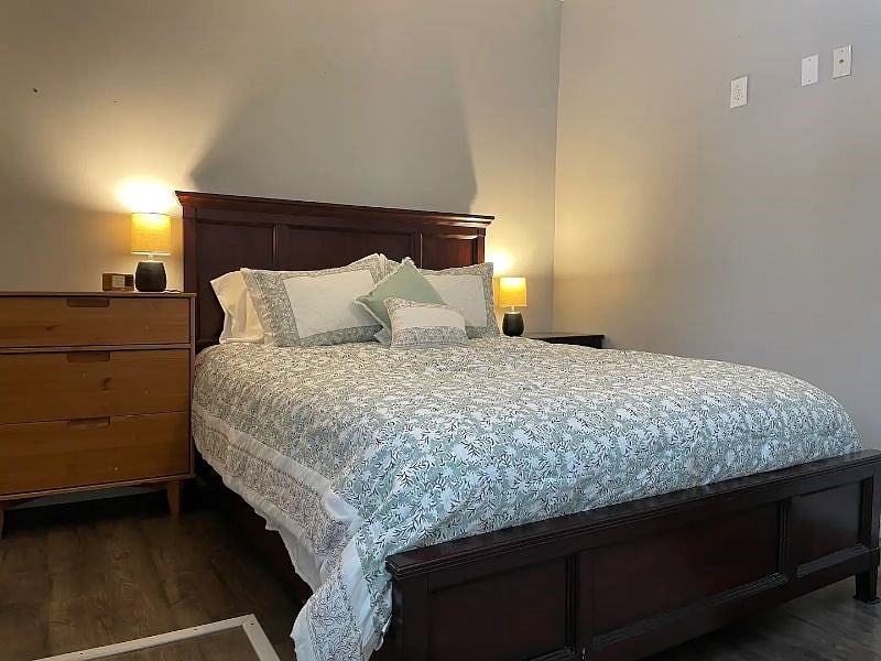 Queen Bed. Lots of closet space in this bedroom.