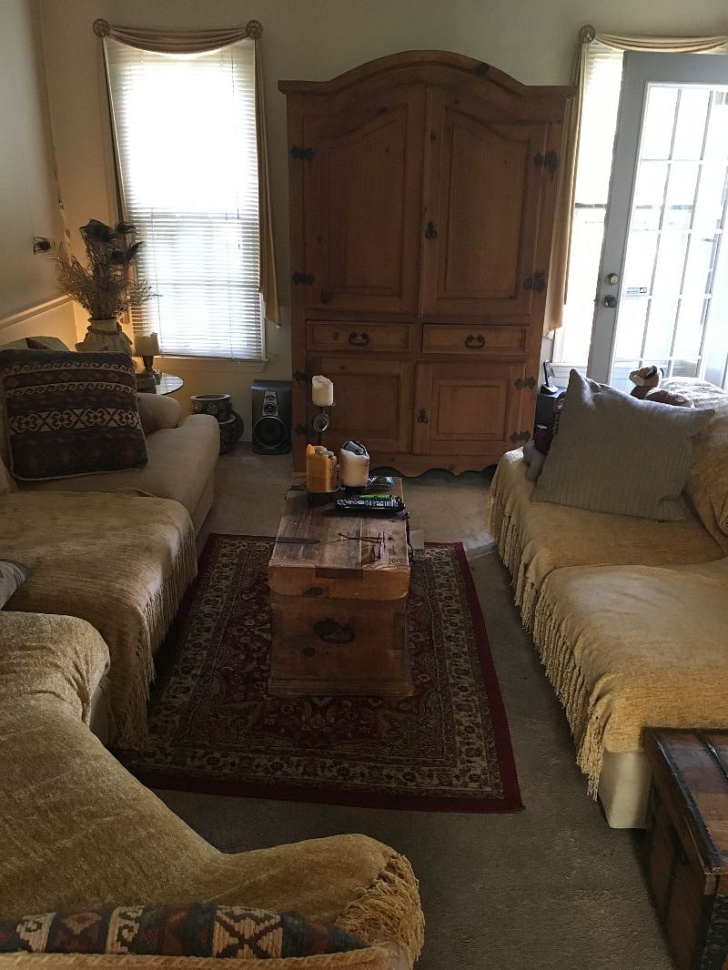 Main Floor Livingroom