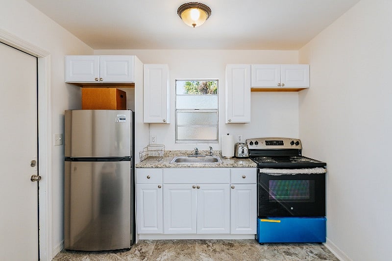 New kitchen and appliances. Delivery delay for microwave 