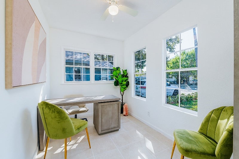 Office/ Den can be a 3rd room 
