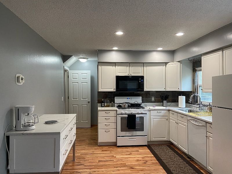 Furnished Finder property 495813_2 photo 5
