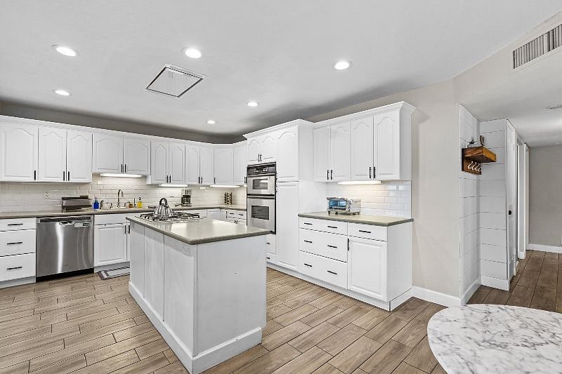 Furnished Finder property 496003_1 photo 7