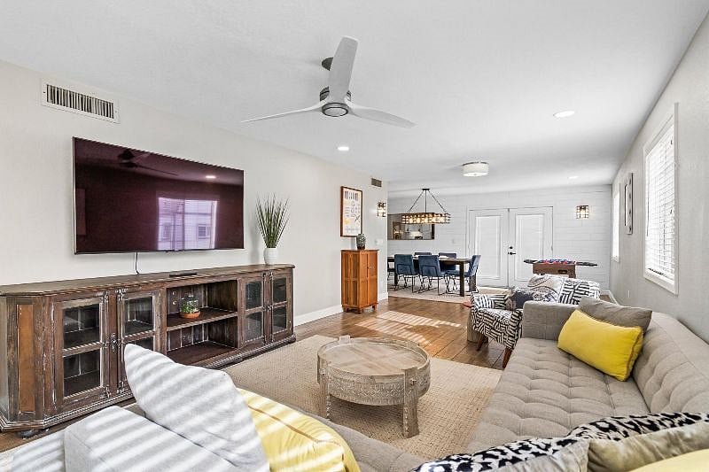Furnished Finder property 496003_1 photo 2