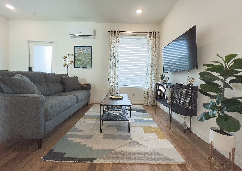 Furnished Finder property 496103_1 photo 3