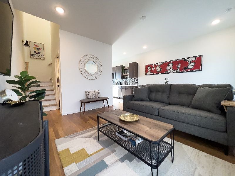 Furnished Finder property 496103_1 photo 5