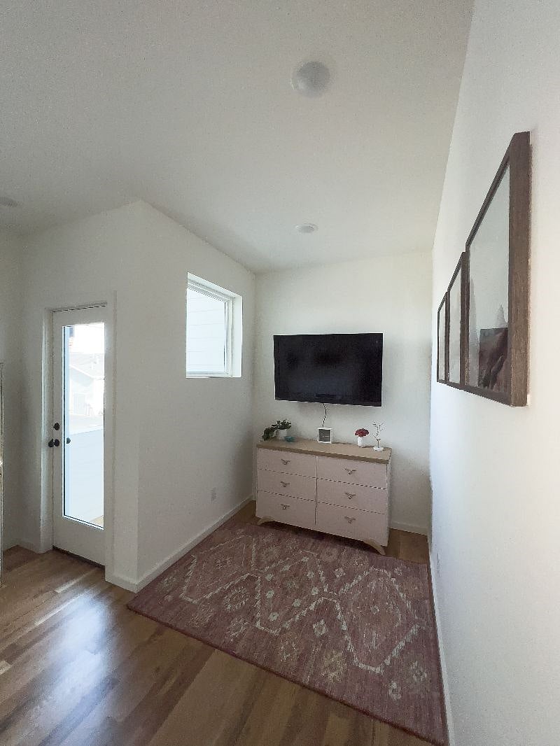 Furnished Finder property 496103_1 photo 23