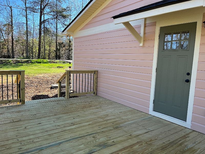 Deck accessible from living/dining area