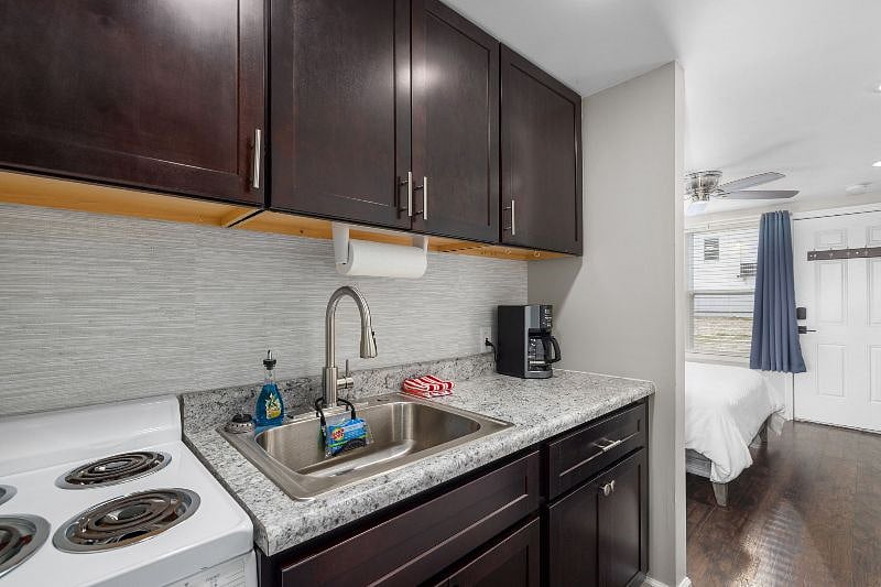 Furnished Finder property 496287_3 photo 9