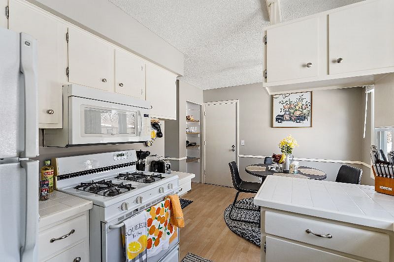 Furnished Finder property 496307_1 photo 13