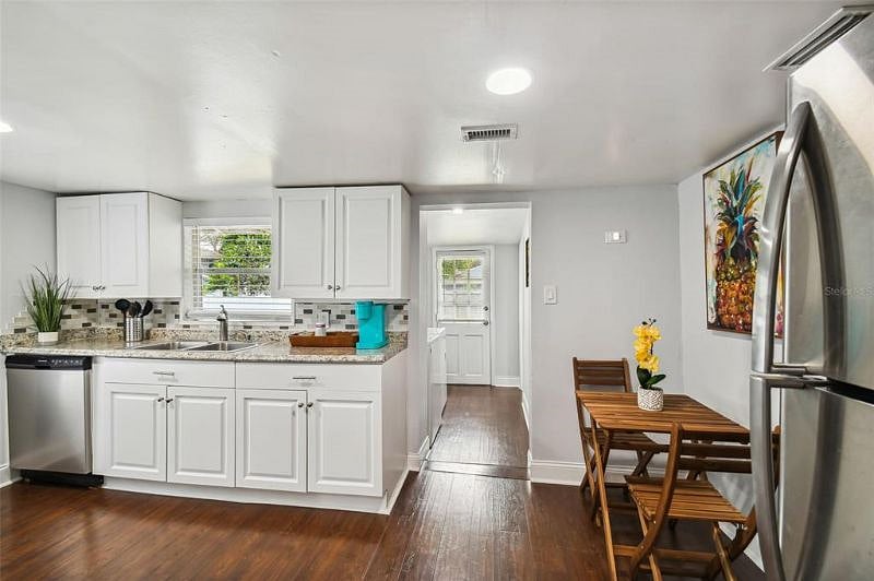 Furnished Finder property 496384_1 photo 6