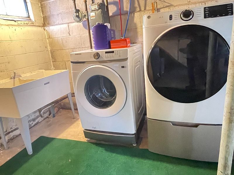Washer Dryer in the basement