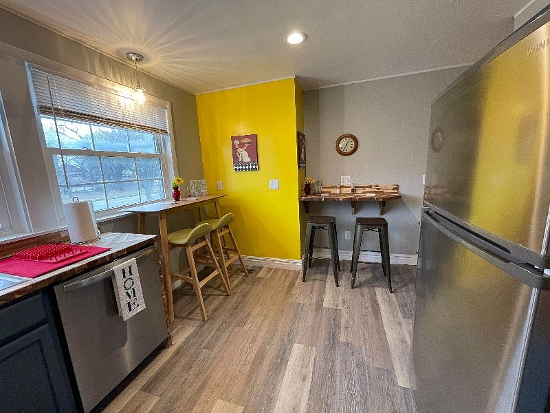 Kitchen with breakfast nook