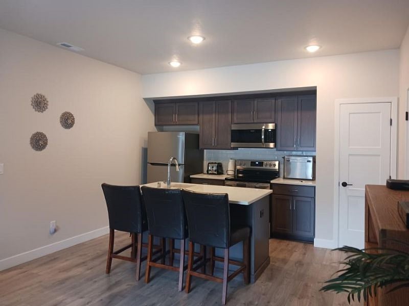 Furnished Finder property 496502_1 photo 3
