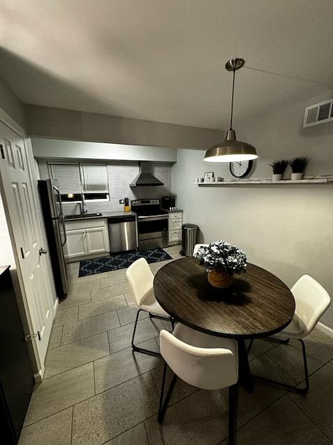 Furnished Finder property 496543_1 photo 3