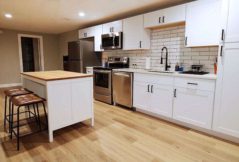 Kitchen is fully stocked - Pots, pans, spatulas, plates, cups, etc... even running water! ;)