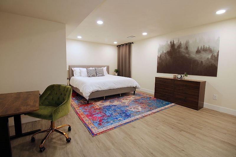 Bed 2 - King size BeautyRest memory foam mattress. Note the rising/standing desk
