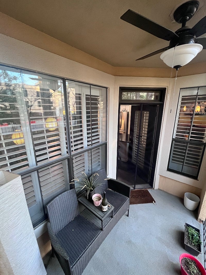 Balcony/outdoor living space