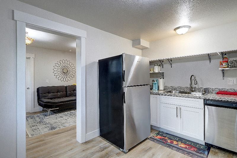 Furnished Finder property 497002_1 photo 4