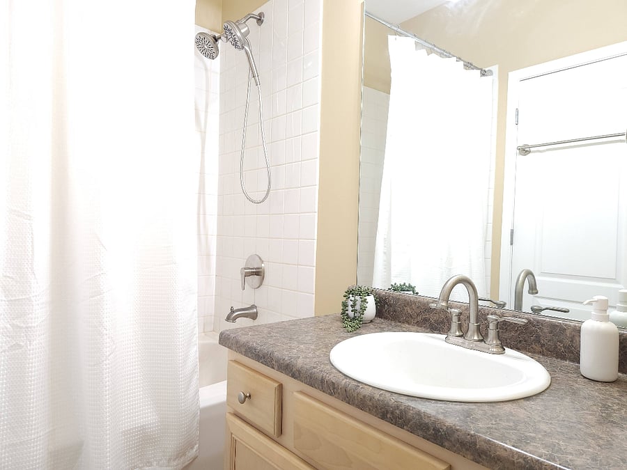 full primary bath room 1