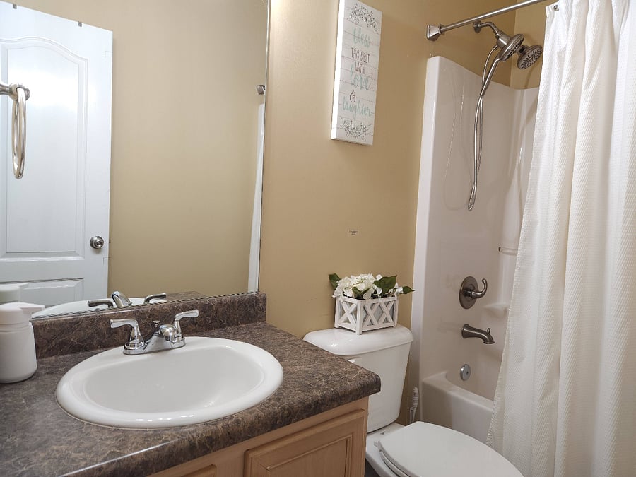 full bath room 2