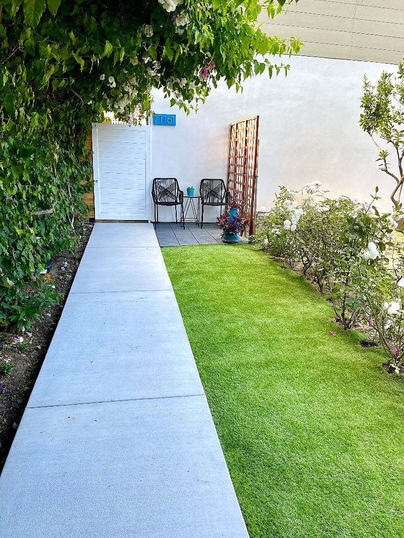 Front Yard Sitting Area
