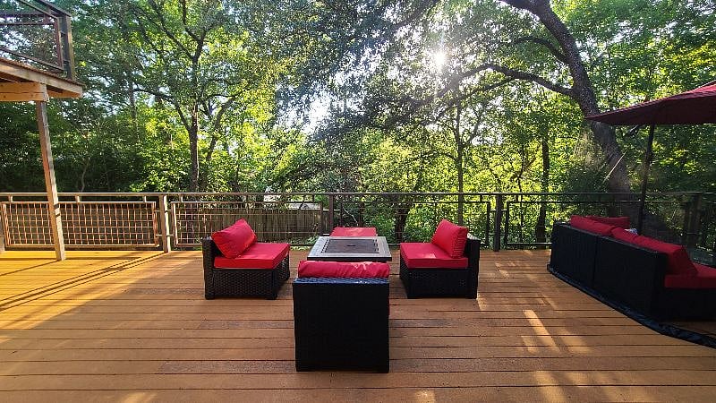 Shared Deck