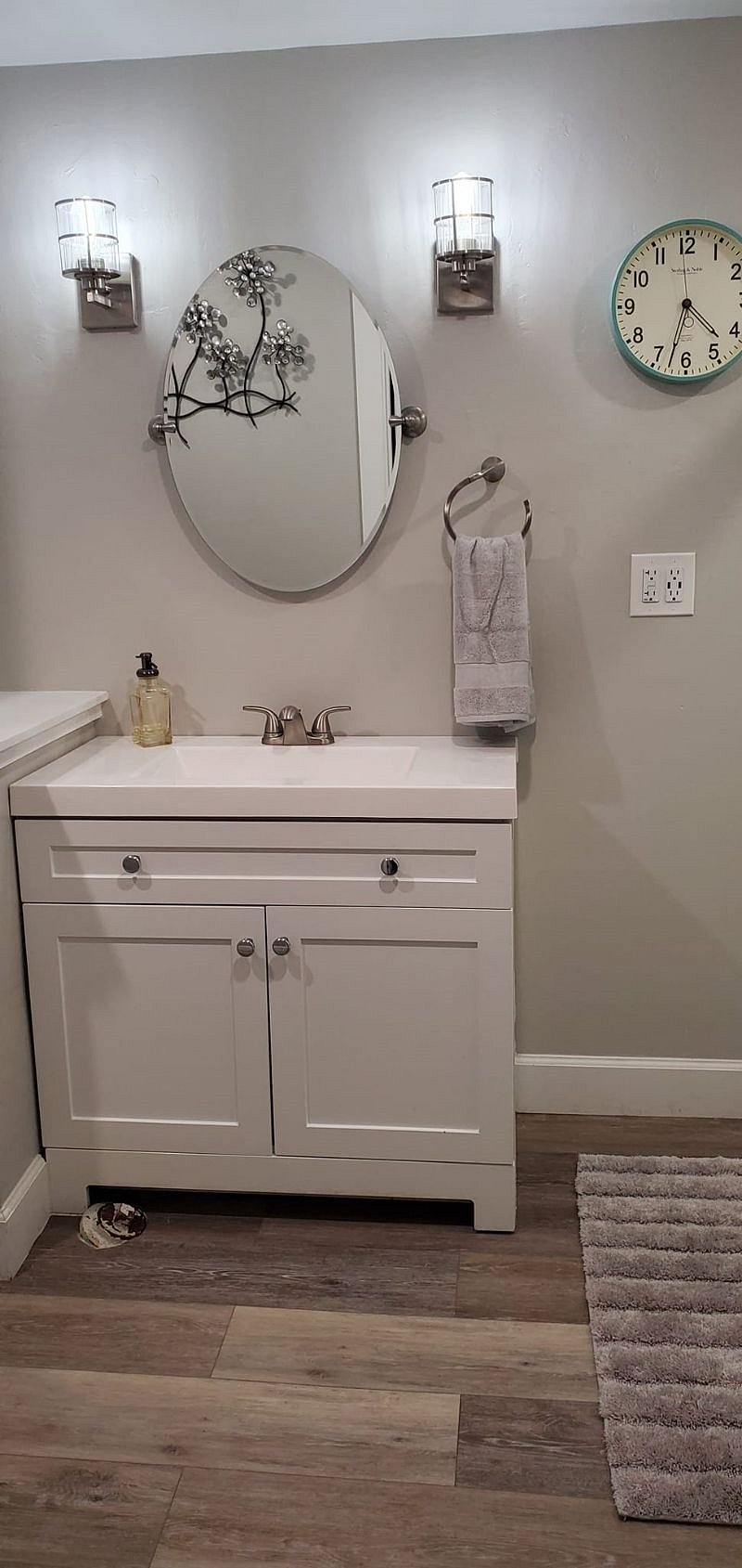 Bathroom vanity