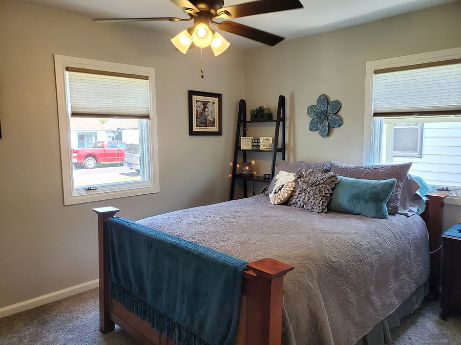 2nd bedroom queen bed