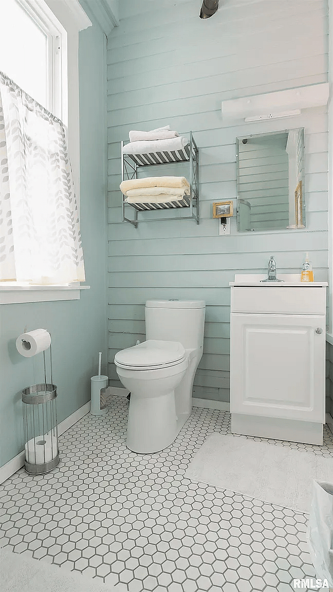 Bathroom (obvi!)