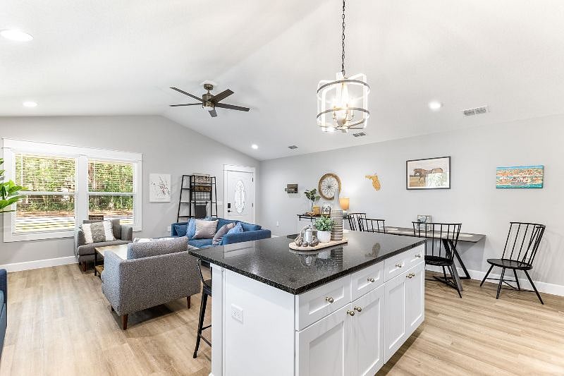 Furnished Finder property 497470_1 photo 18
