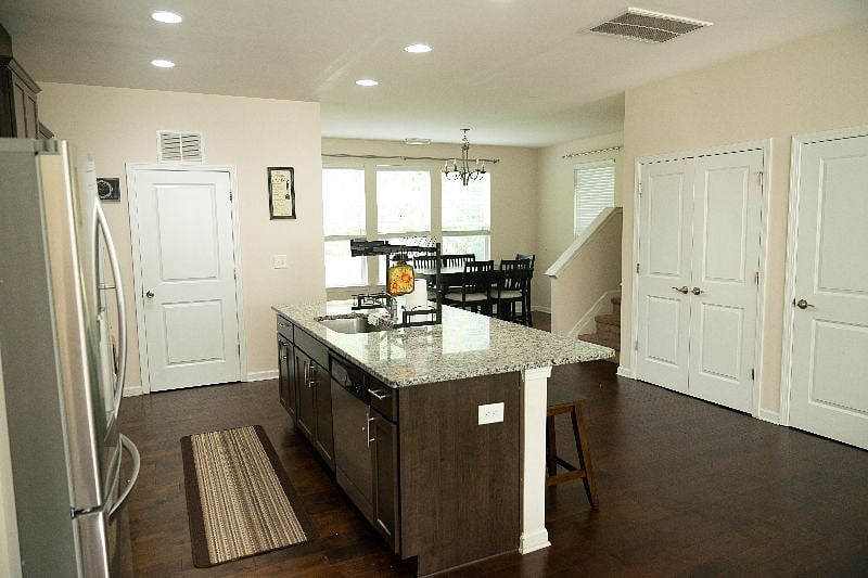 Kitchen, fully equipped, appliance included. All you need to get your chef on!