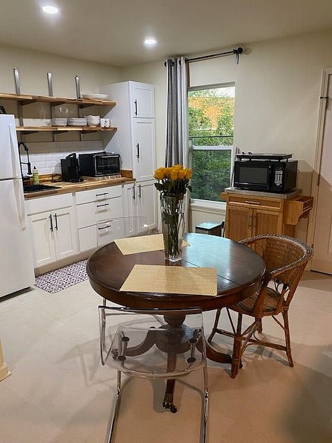 Furnished Finder property 497477_1 photo 3