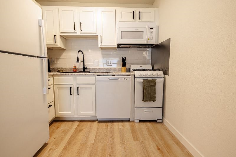 Furnished Finder property 497652_1 photo 6