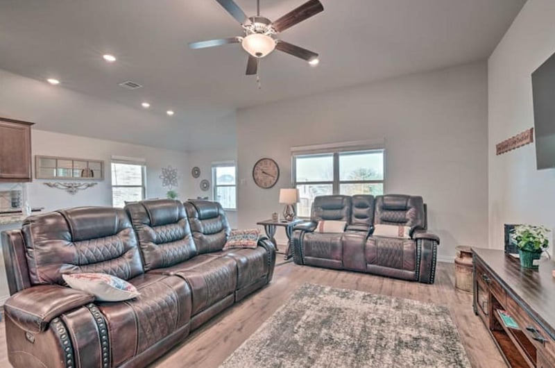Furnished Finder property 497707_1 photo 3