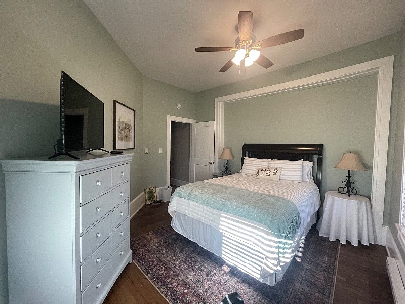 Bedroom 1 with Queen size bed and flat screen smart tv