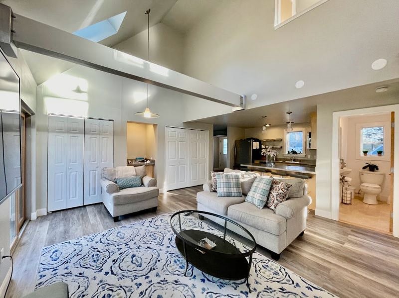 Furnished Finder property 498018_1 photo 4