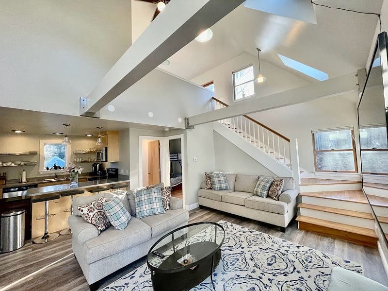 Furnished Finder property 498018_1 photo 3
