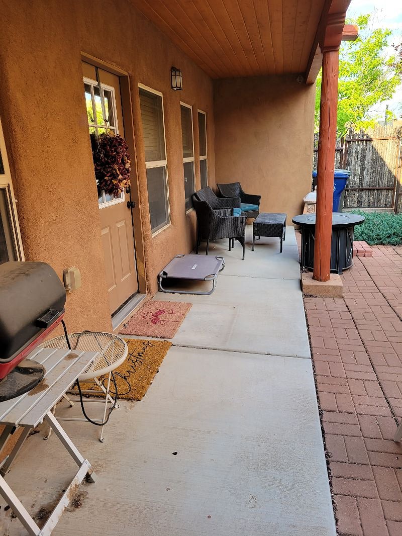 Front courtyard fire pit area