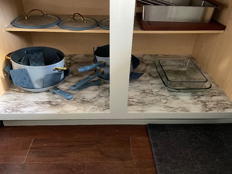 Pots, pans, and baking dishes 