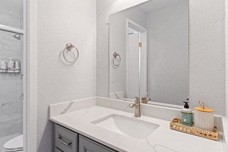 Furnished Finder property 498110_1 photo 25