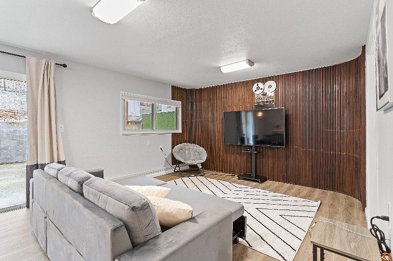 Furnished Finder property 498110_1 photo 32