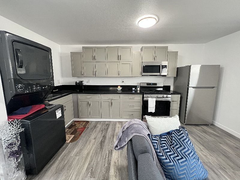 Furnished Finder property 498202_1 photo 3