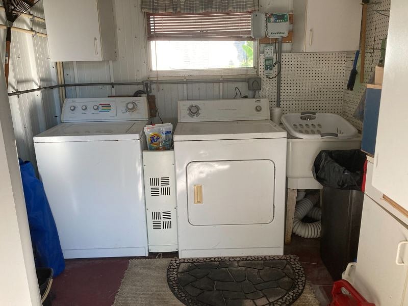washer/dryer in shed