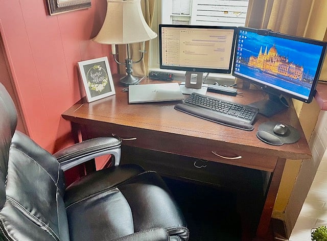 Work station includes docking station, two monitors, camera, wireless mouse and wireless keyboard. Simply plug in and get to work!