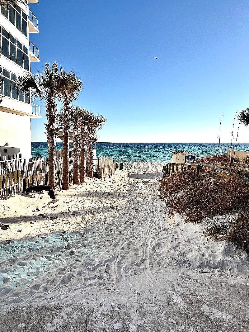Minutes drive to The beach!