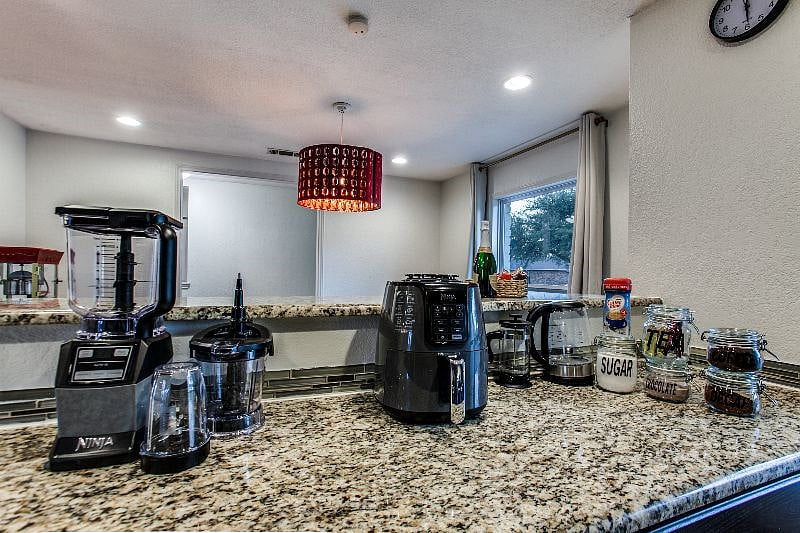 Furnished Finder property 498769_1 photo 3
