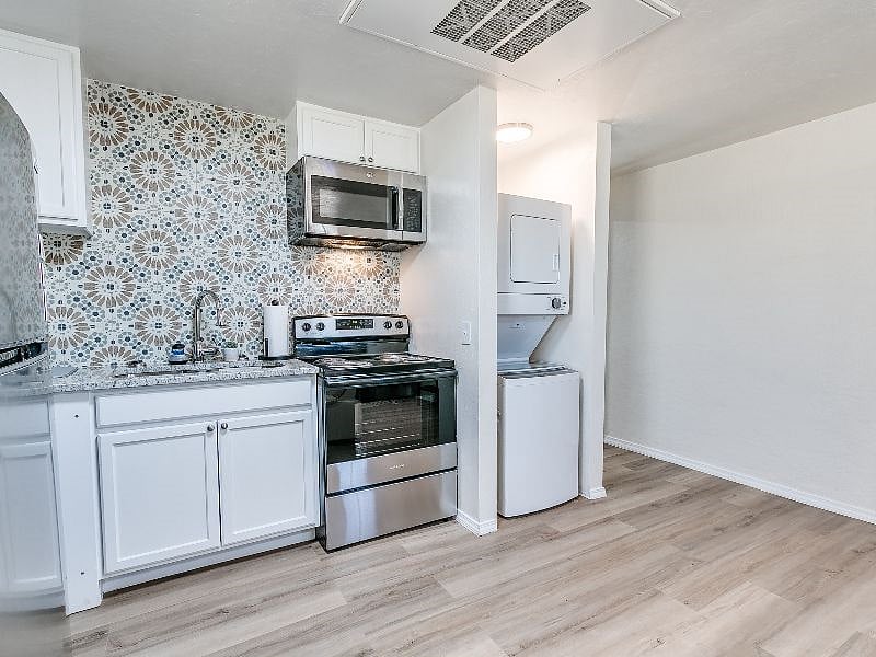 Furnished Finder property 498872_1 photo 18