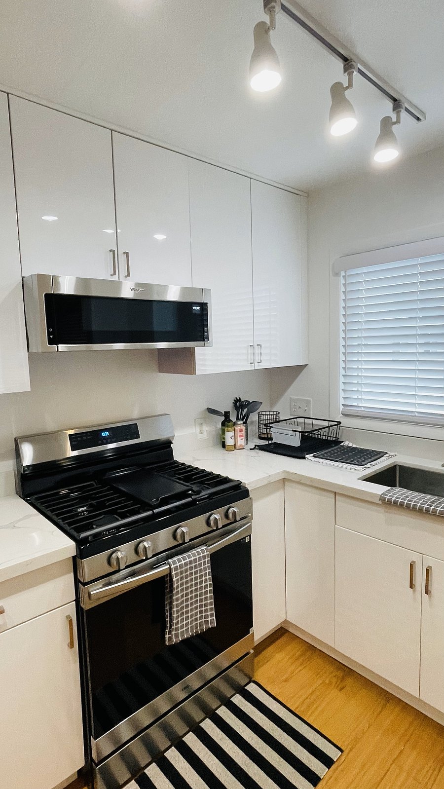 Furnished Finder property 498966_2 photo 9