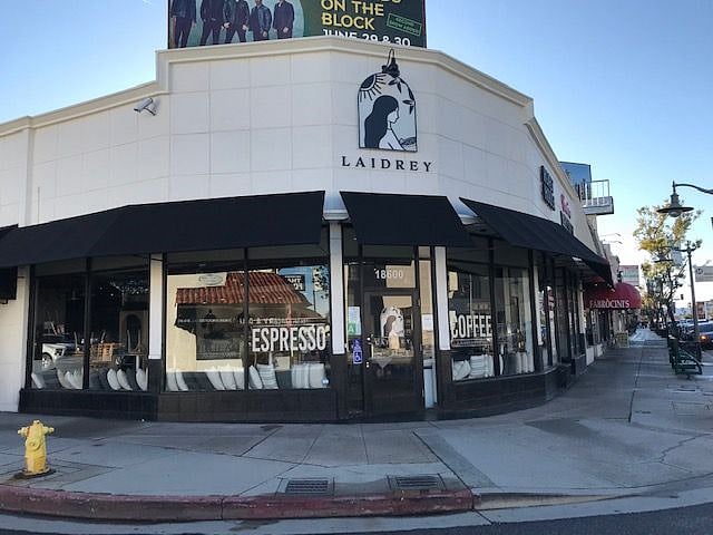 Cute coffee shop under 10 min walking distance